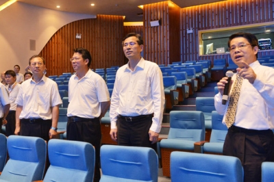 廣東省人民政府副省長何忠友視察河源市商業(yè)中心