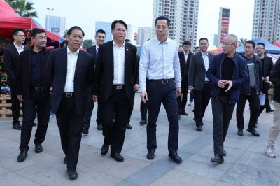 安全重任擔(dān)在肩 踏實(shí)篤定永向前 堅(jiān)基供應(yīng)平安美好時(shí)光 ——市領(lǐng)導(dǎo)林濤、黎意勇、朱蔚蔚、鐘壬旺等調(diào)研河源市商業(yè)中心安全情況