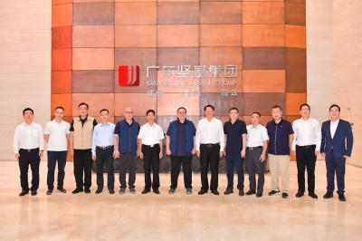 中國凱利集團(tuán)副董事長、華葉控股董事長葉弘毅率隊到堅基集團(tuán)考察交流